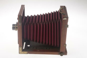 Holzkamera 13x18cm mit roten Balgen Chevallier & Fils Lens