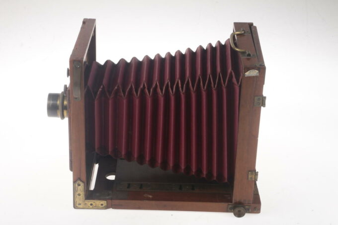 Holzkamera 13x18cm mit roten Balgen Chevallier & Fils Lens