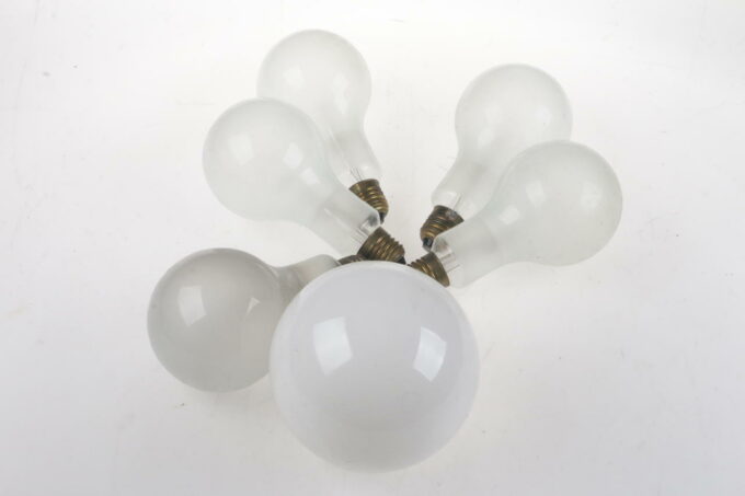 Konvolut diverse Lampen mit E27 Fassung