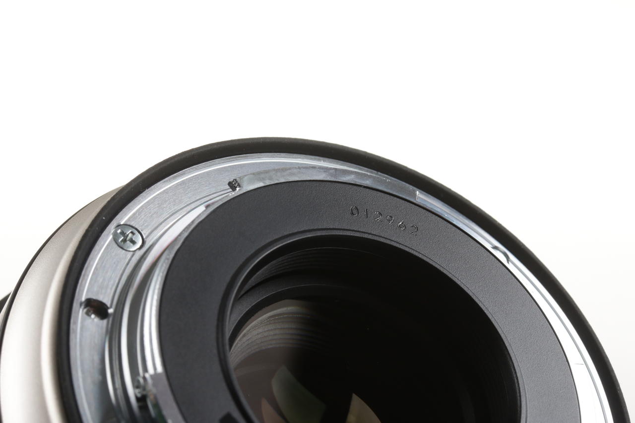 Tamron SP 90mm f/2,8 Macro VC USD für Canon EF Defekt Bastlergerät - #012962