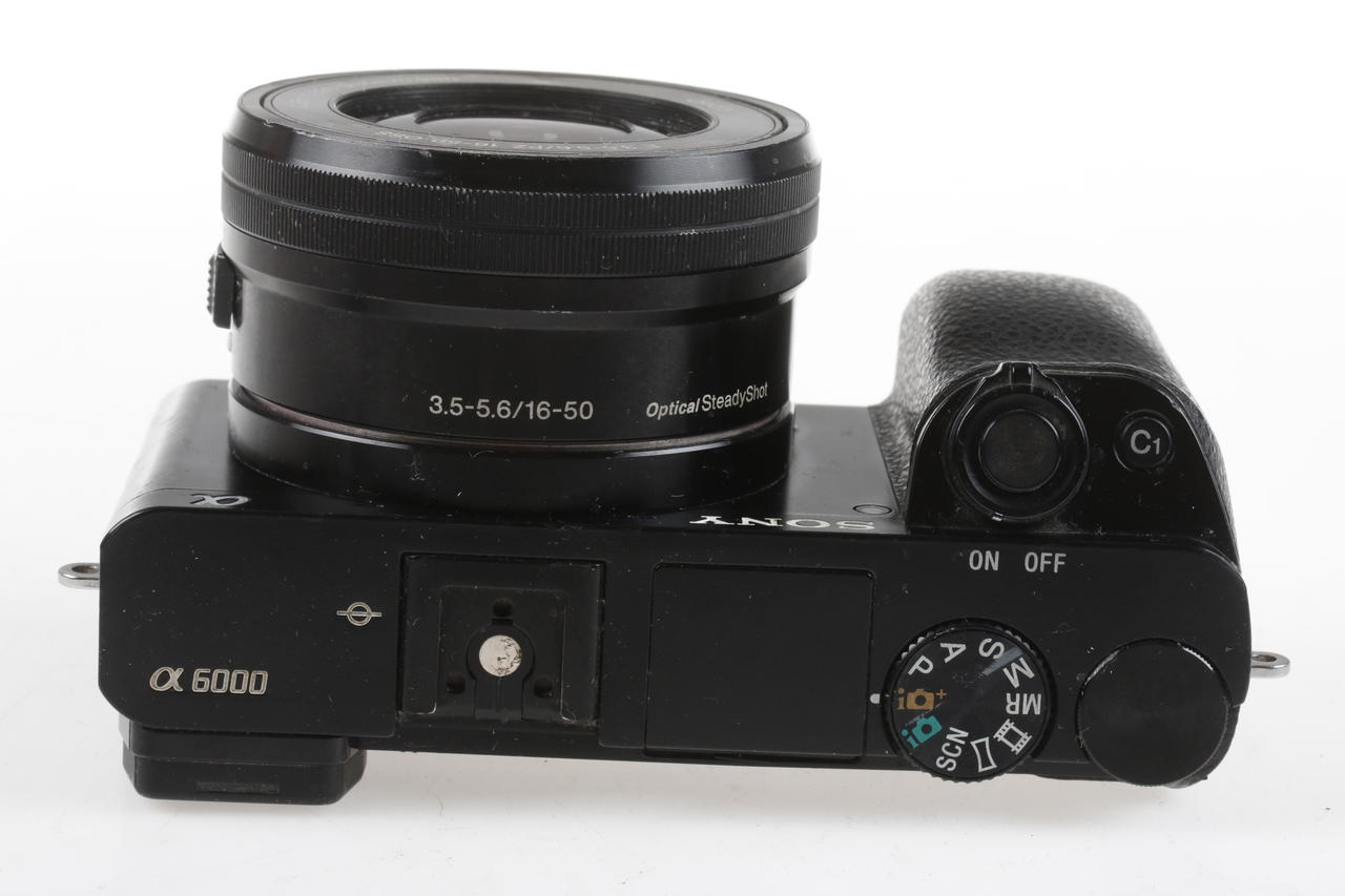 Sony Alpha 6000 mit E PZ 16-50mm OSS - #3975755