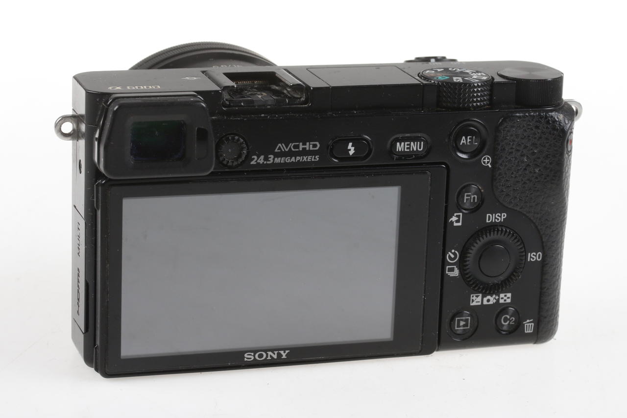 Sony Alpha 6000 mit E PZ 16-50mm OSS - #3975755