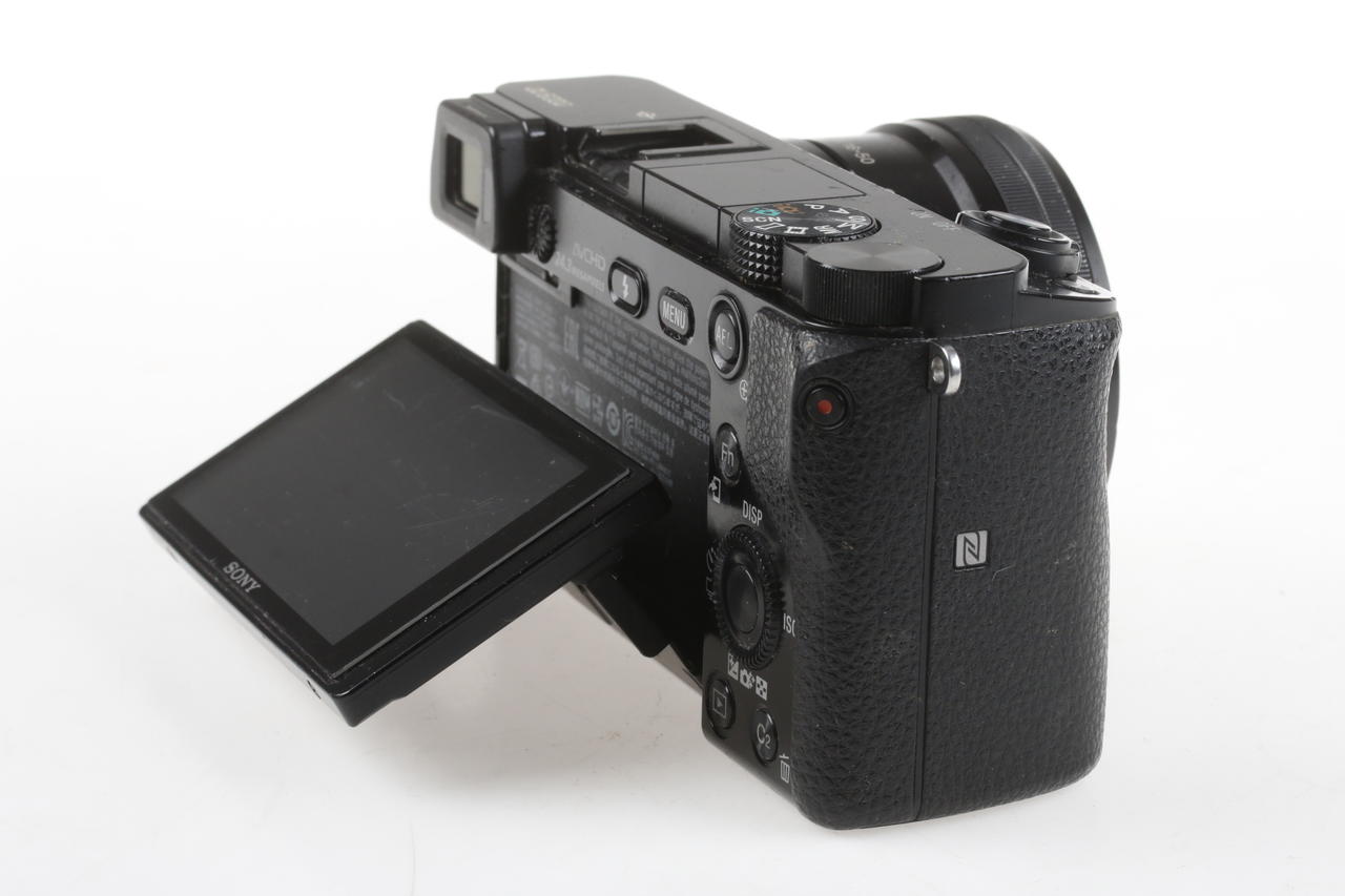 Sony Alpha 6000 mit E PZ 16-50mm OSS - #3975755