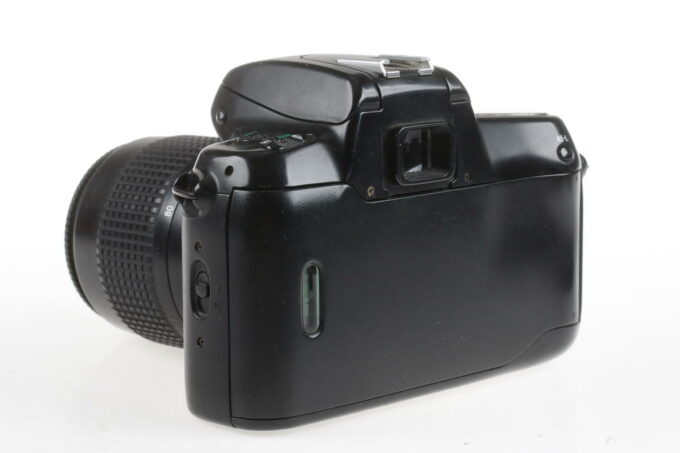 Nikon F50 mit AF 35-80mm f/4,0-5,6 - #2749791