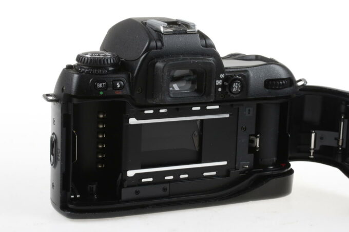 Nikon F80 Gehäuse - #2689206