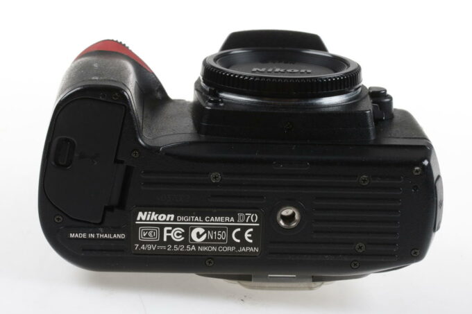 Nikon D70 Body - #4037002 - Image 6