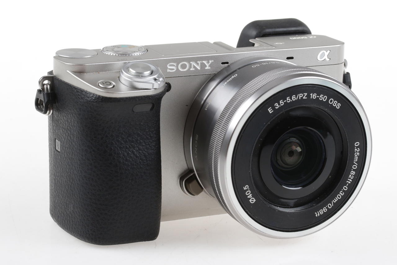 Sony Alpha 6000 mit E PZ 16-50mm OSS - #4642720