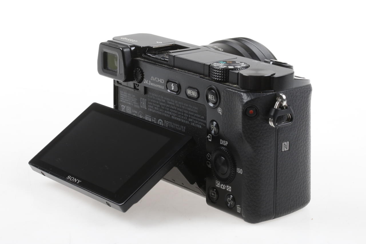 Sony Alpha 6000 mit E PZ 16-50mm OSS - #4100840