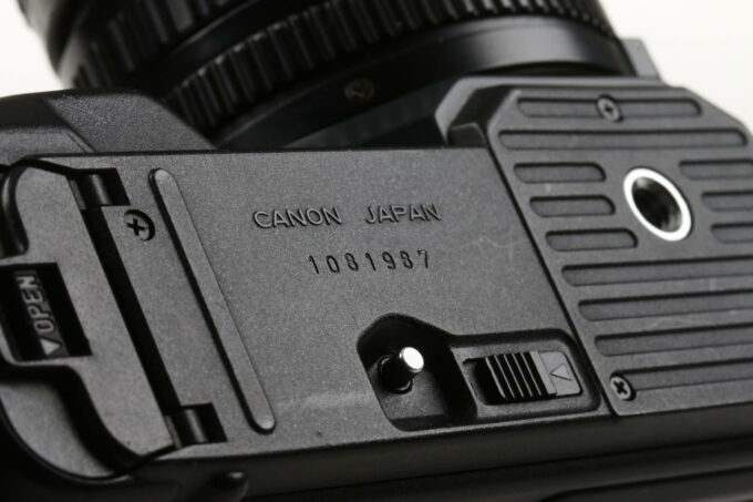 Canon T70 mit Zoom Lens FD 35-70mm f/3,5-4,5 - #1081987