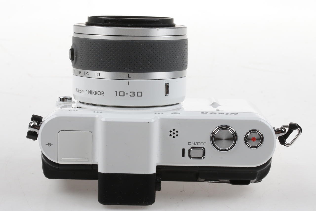 Nikon ONE V1 mit Nikkor 10-30mm f/3,5-5,6 / VR - #62013274