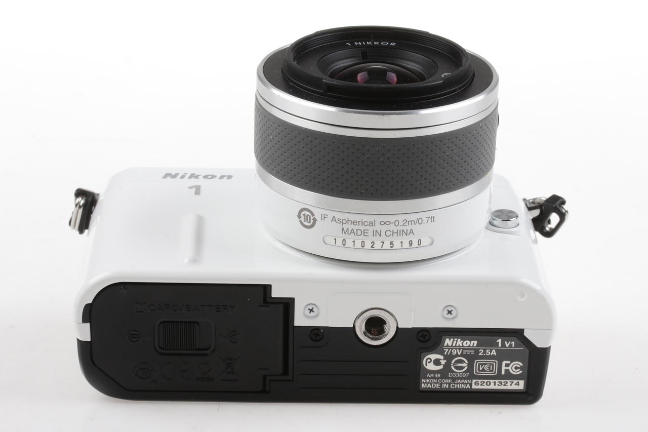 Nikon ONE V1 mit Nikkor 10-30mm f/3,5-5,6 / VR - #62013274