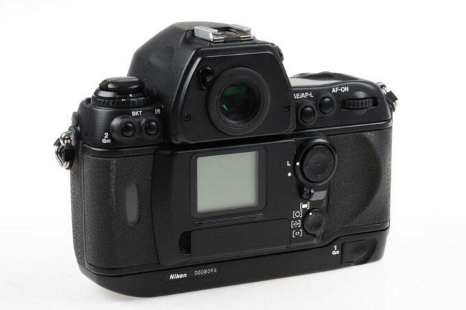 Nikon F6 Gehäuse - #0008096