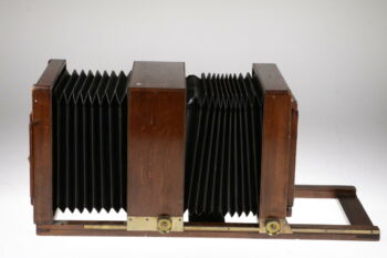 A. Moll Wien Holzkamera 18x24cm langer Auszug