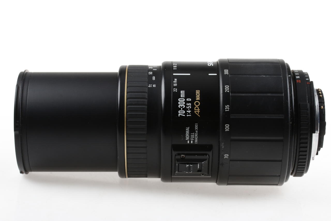 Sigma 70-300mm f/4,0-5,6 D APO Macro für Nikon F (FX) - #3064270 - Image 2