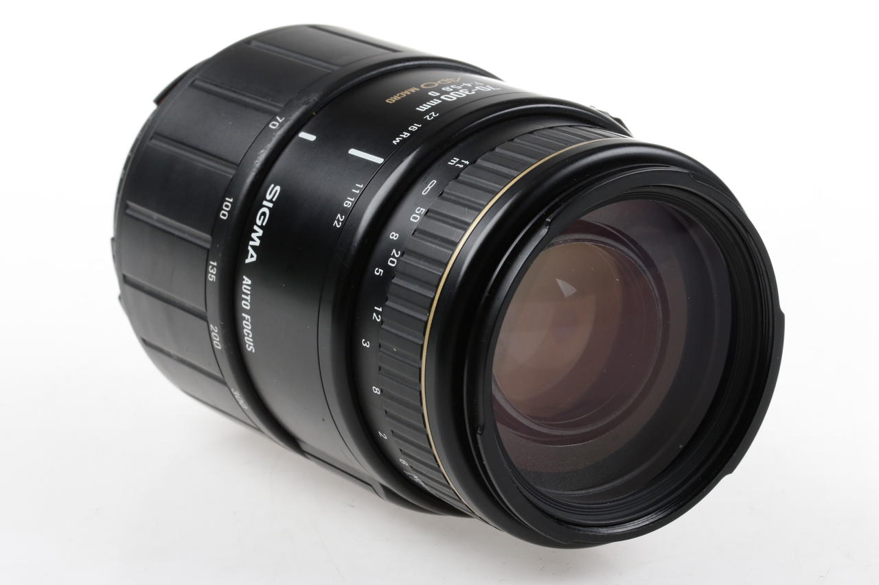 Sigma 70-300mm f/4,0-5,6 D APO Macro für Nikon F (FX) - #3064270 - Image 4