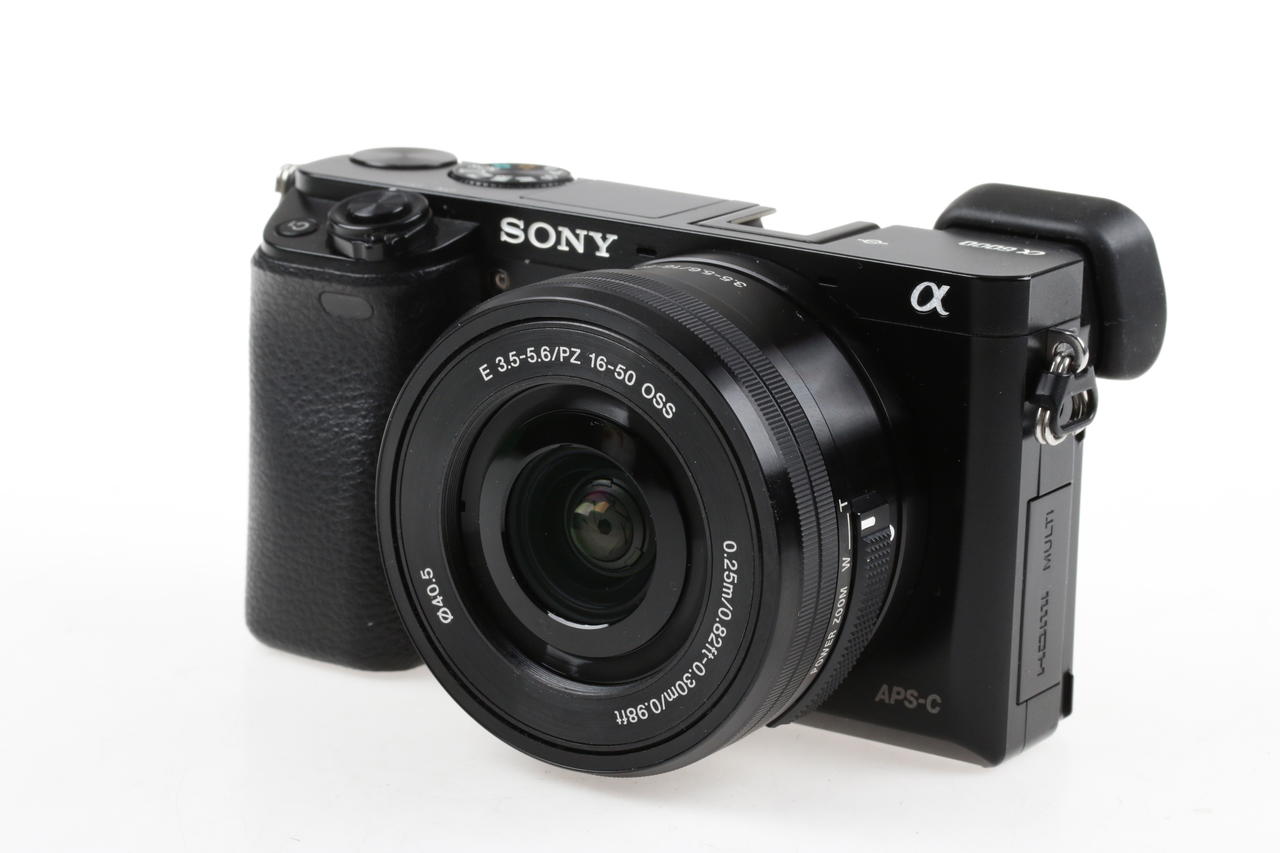 Sony Alpha 6000 mit E PZ 16-50mm OSS - #3941739