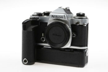 Nikon FE Gehäuse mit MD-12 Winder - #3280754