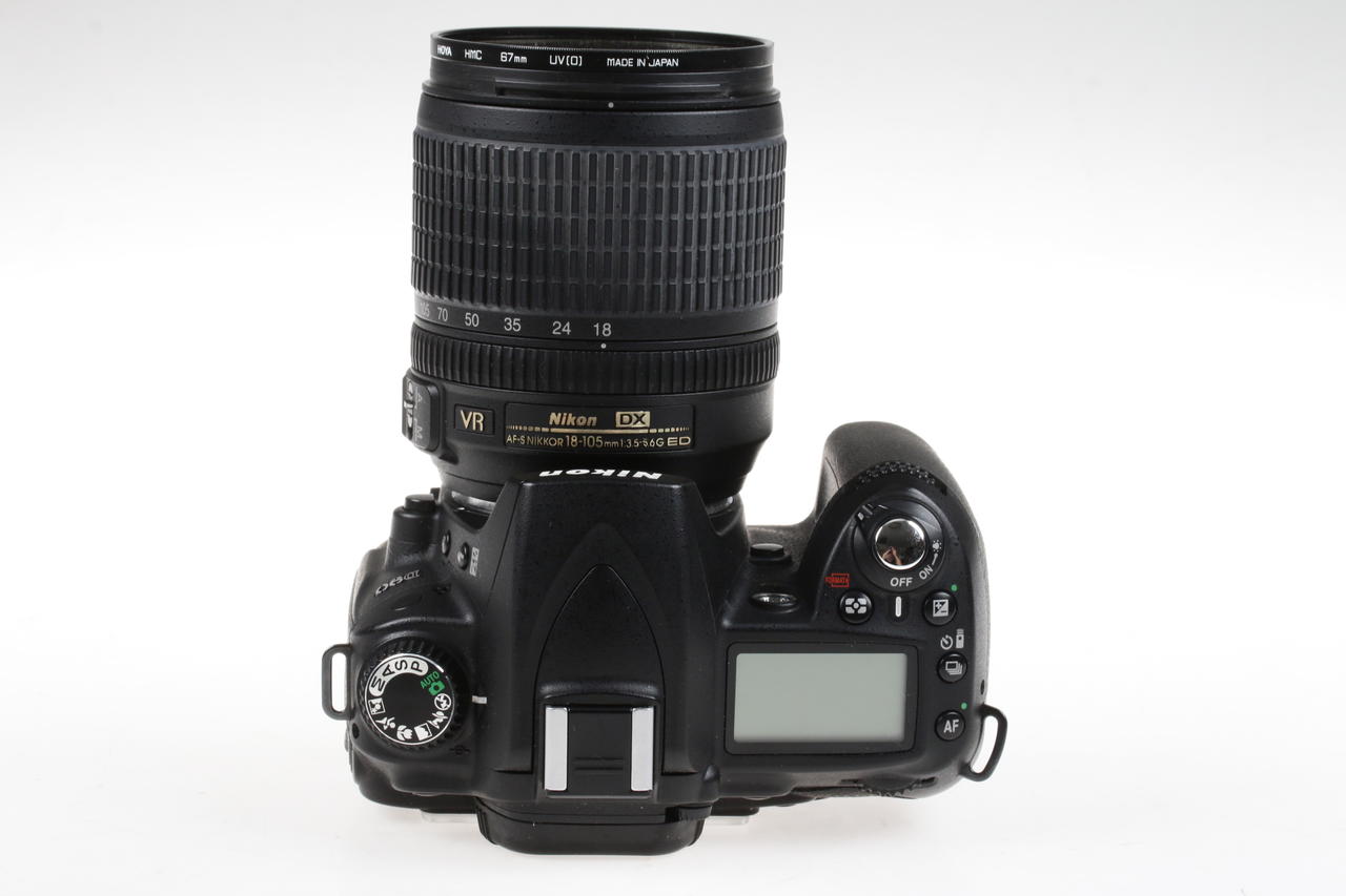 Nikon D90 mit AF-S DX 18-105mm f/3,5-5,6 G ED VR - #6537737