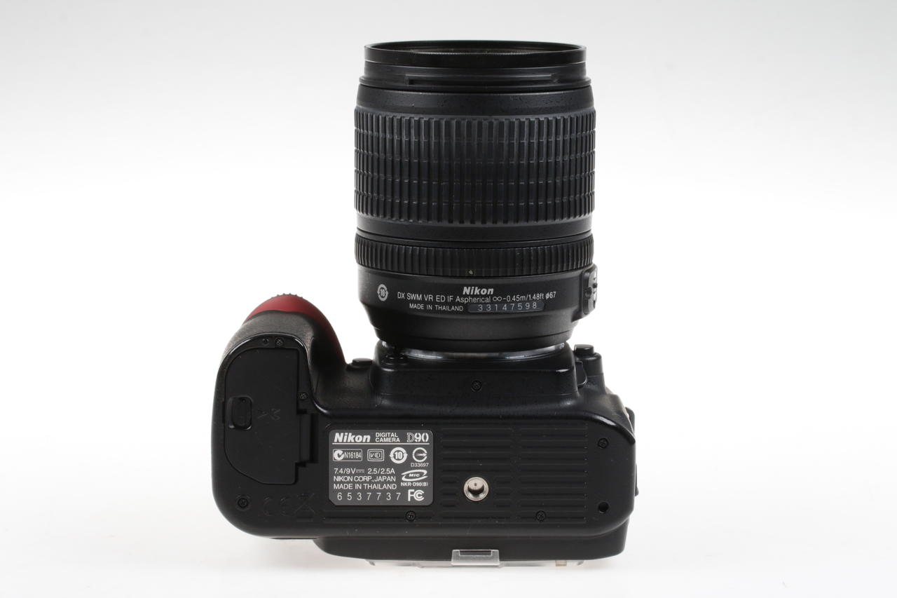 Nikon D90 mit AF-S DX 18-105mm f/3,5-5,6 G ED VR - #6537737