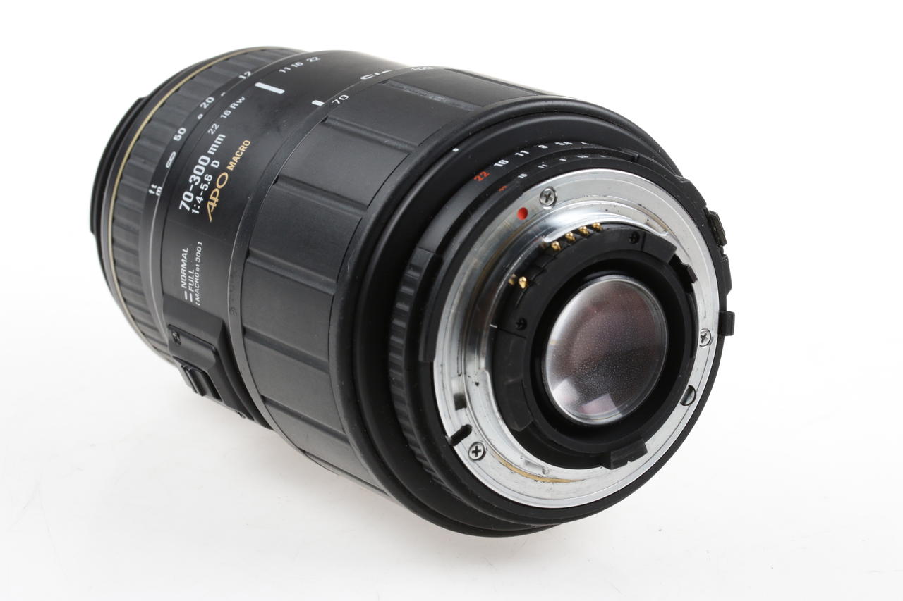 Sigma 70-300mm f/4,0-5,6 D APO Macro für Nikon F (FX) - #3031547 - Image 3