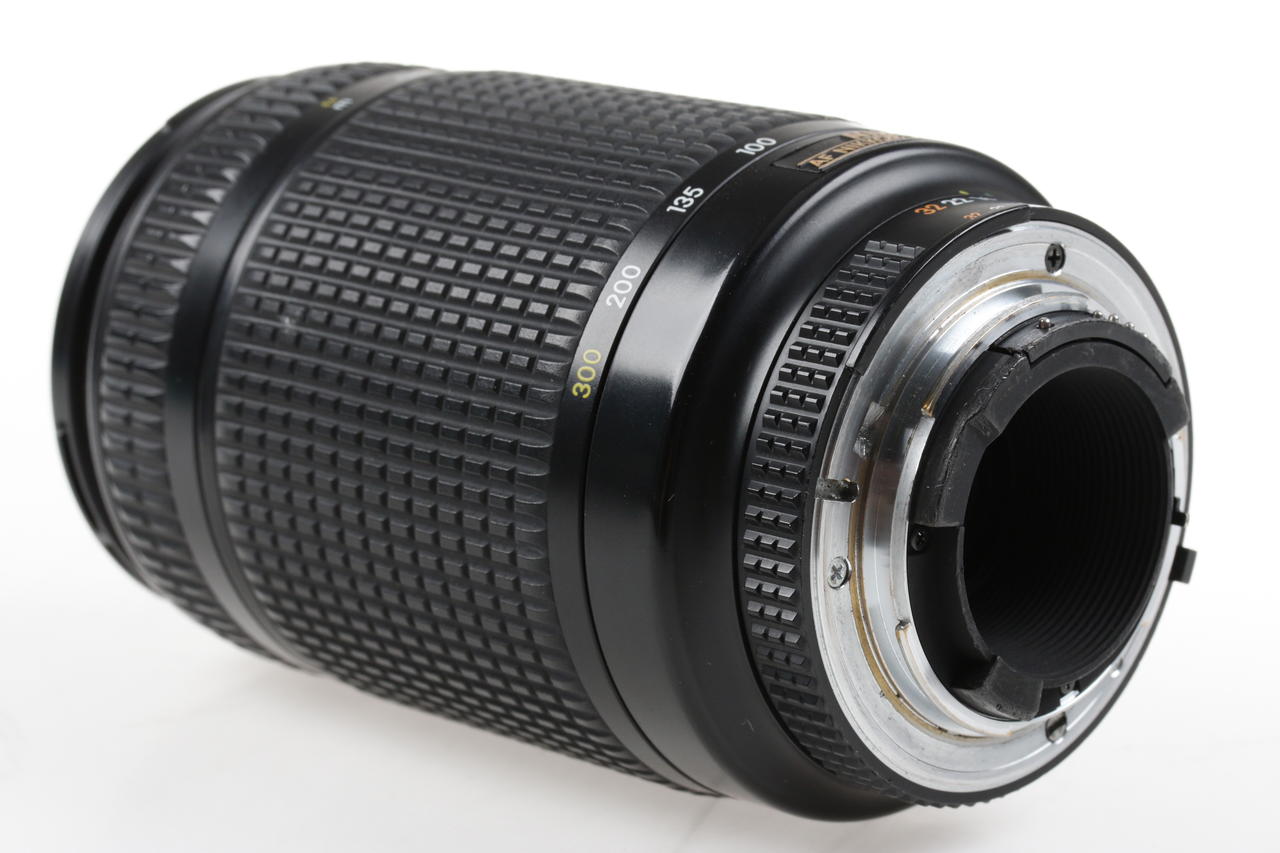 Nikon AF NIKKOR 70-300mm f/4,0-5,6 D ED - #587457