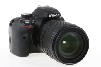 Nikon D3300 mit AF 18-105mm f/3,5-5,6 DX VR - #6064517