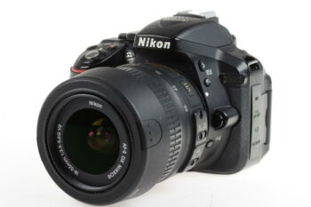 Nikon D5300 mit AF-S DX 18-55mm f/3,5-5,6 VR - #4322787