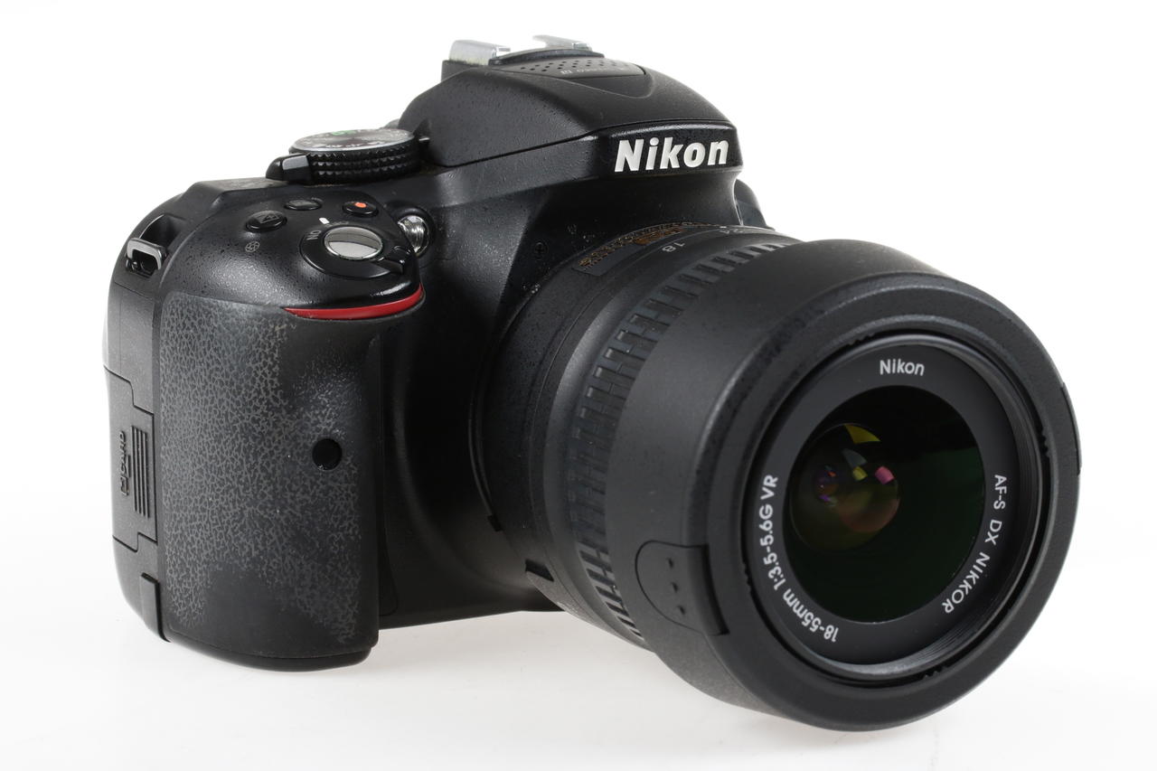 Nikon D5300 mit AF-S DX 18-55mm f/3,5-5,6 VR - #4322787