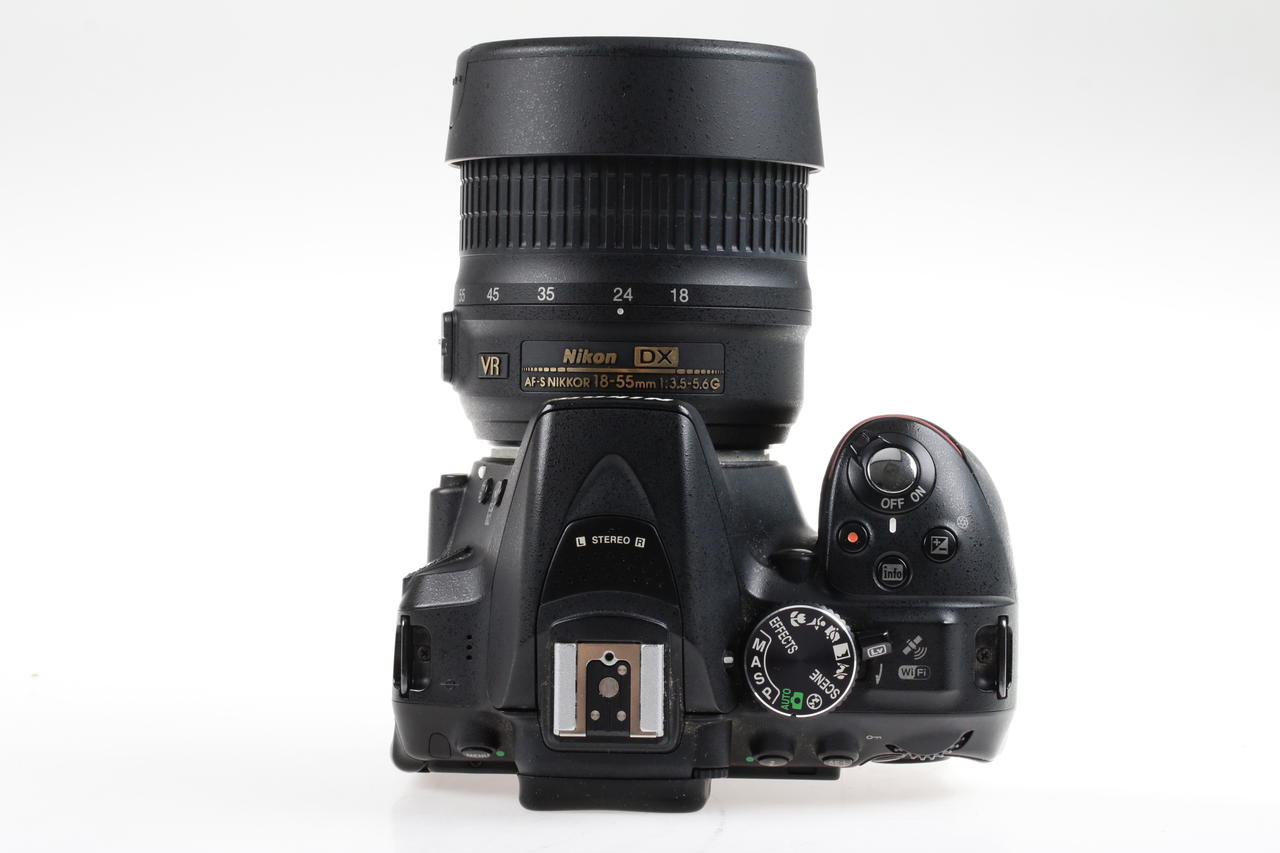Nikon D5300 mit AF-S DX 18-55mm f/3,5-5,6 VR - #4322787