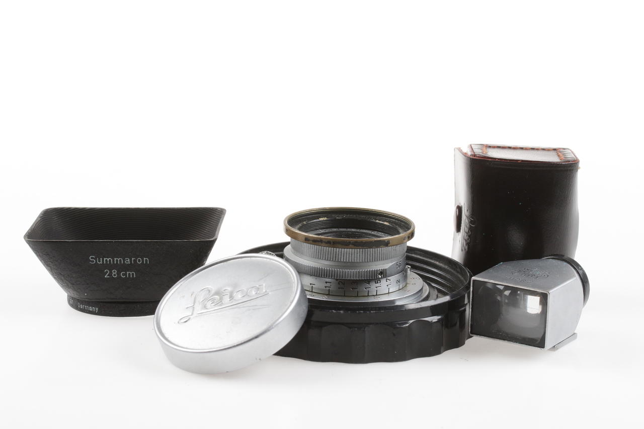 Leica Summaron 2,8cm f/5,6 red scale Outfit mit SOOBK