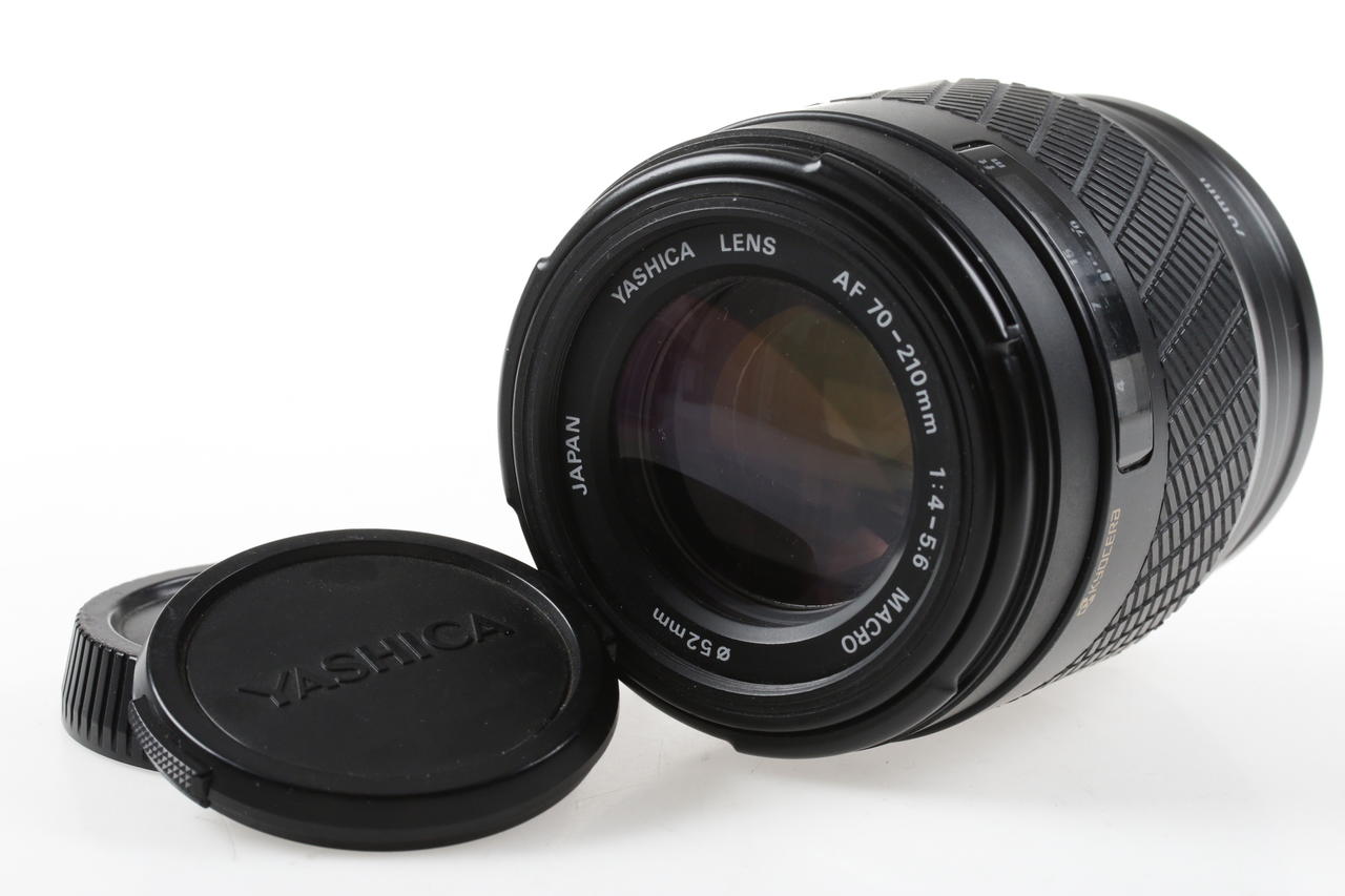 Yashica 230 AF mit AF 35-70mm f/3,3-4,5 und AF 70-210mm f/4,0-5,6 - #0118657