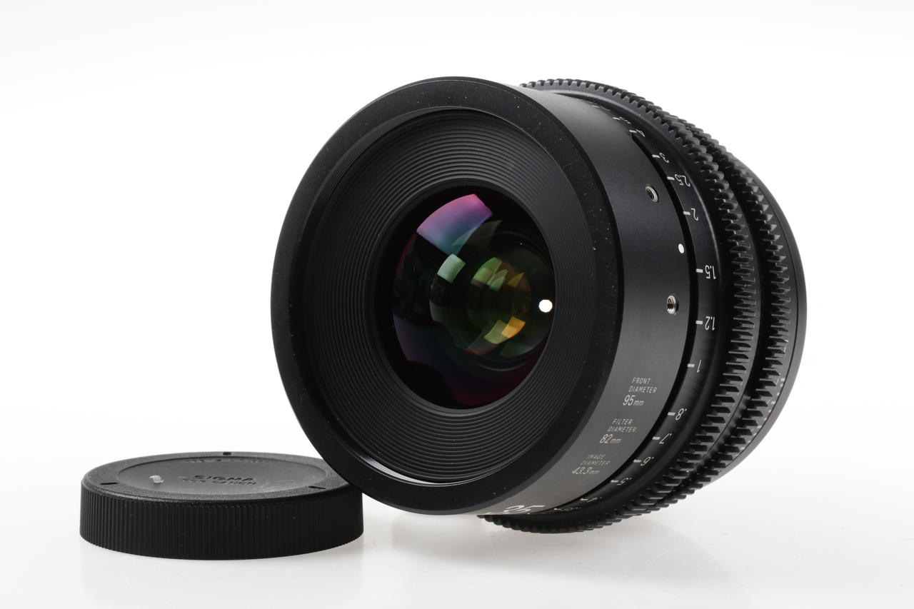 Sigma Cine 35mm T1,5 FF / EF metric - FF High Speed Prime Line - #52552743 - Image 2