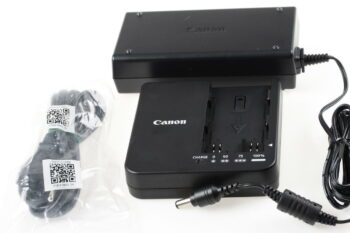 Canon CG-A20 Ladegerät mit Netzadapter