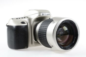 Nikon F50 Gehäuse mit Voigtländer 28-210mm f/4,2-6,5 - #2957932