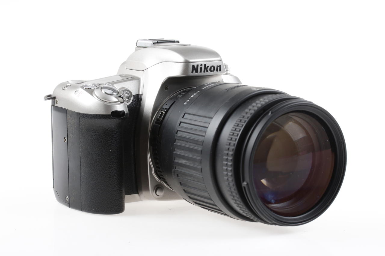 Nikon F75 mit Sigma AF 28-200mm f/3,8-5,6 G - #2097290