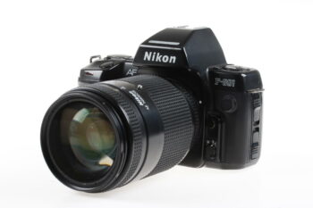 Nikon F-801 mit AF Nikkor 35-135mm f/3,5-4,5 - #2367197