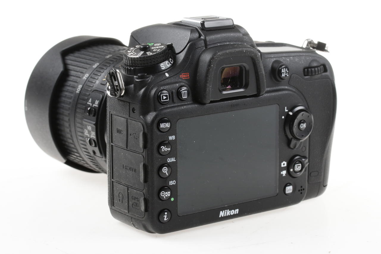 Nikon D7100 mit AF-S DX 18-105mm f/3,5-5,6 VR - #4318497