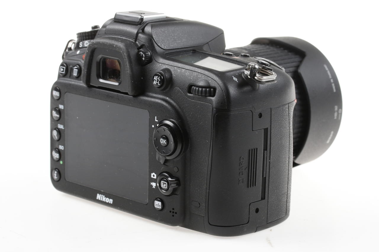 Nikon D7100 mit AF-S DX 18-105mm f/3,5-5,6 VR - #4318497