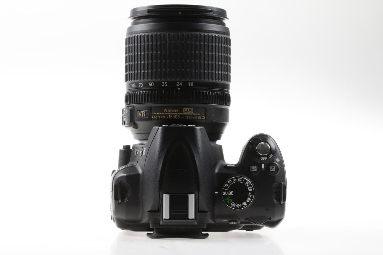 Nikon D3000 mit AF-S DX 18-105mm f/3,5-5,6 G ED VR - #6571332