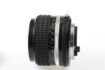 Nikon MF 24mm f/2,8 AiS - #832301
