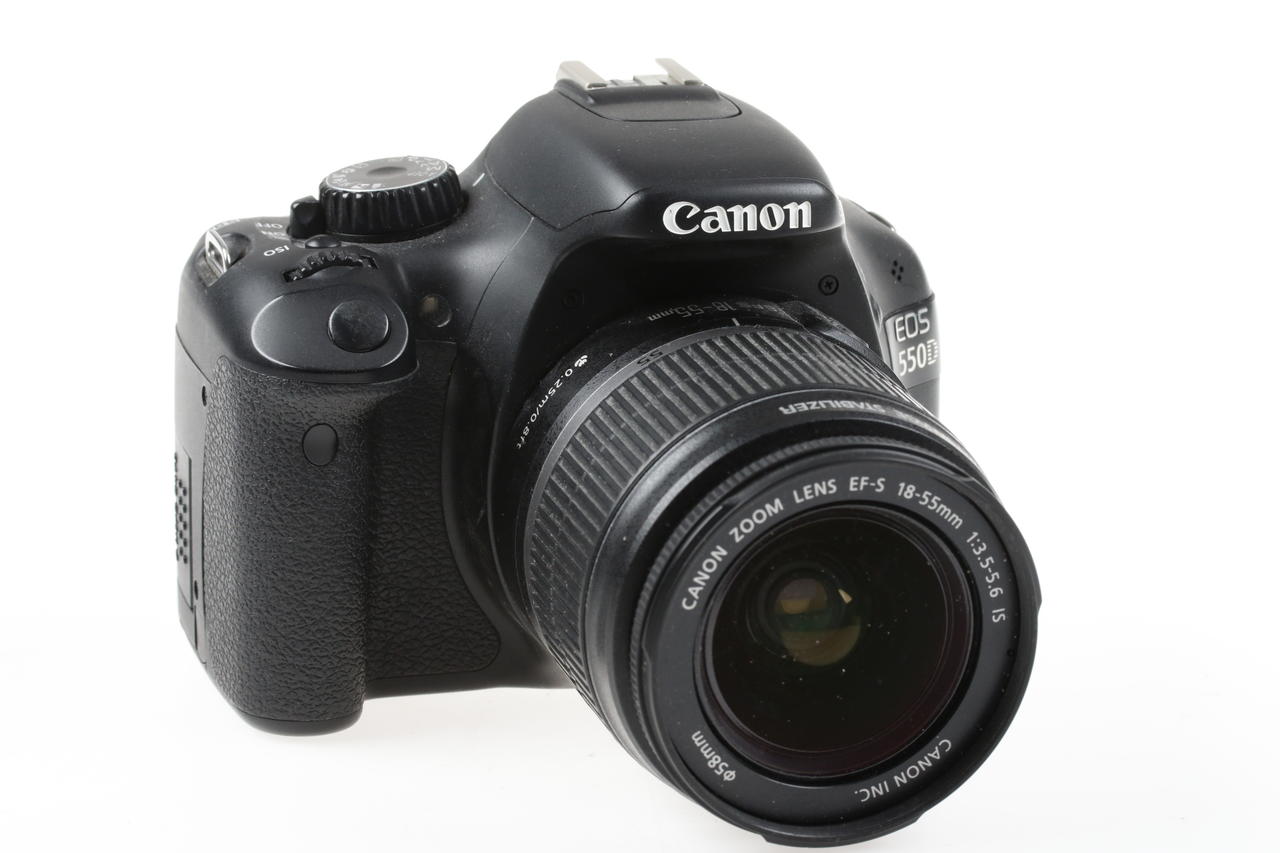 Canon EOS 550D mit EF-S 18-55mm f/3,5-5,6 IS - #2233327472