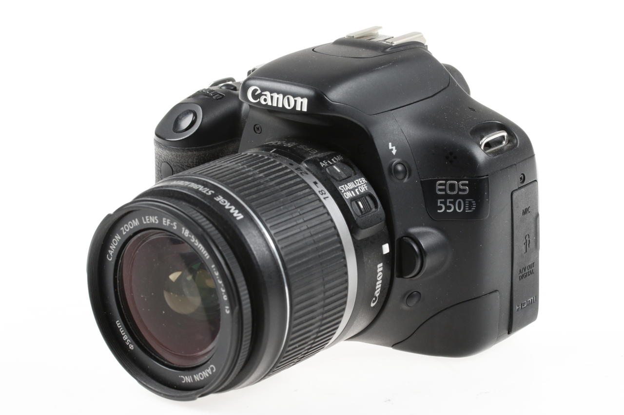 Canon EOS 550D mit EF-S 18-55mm f/3,5-5,6 IS - #2233327472