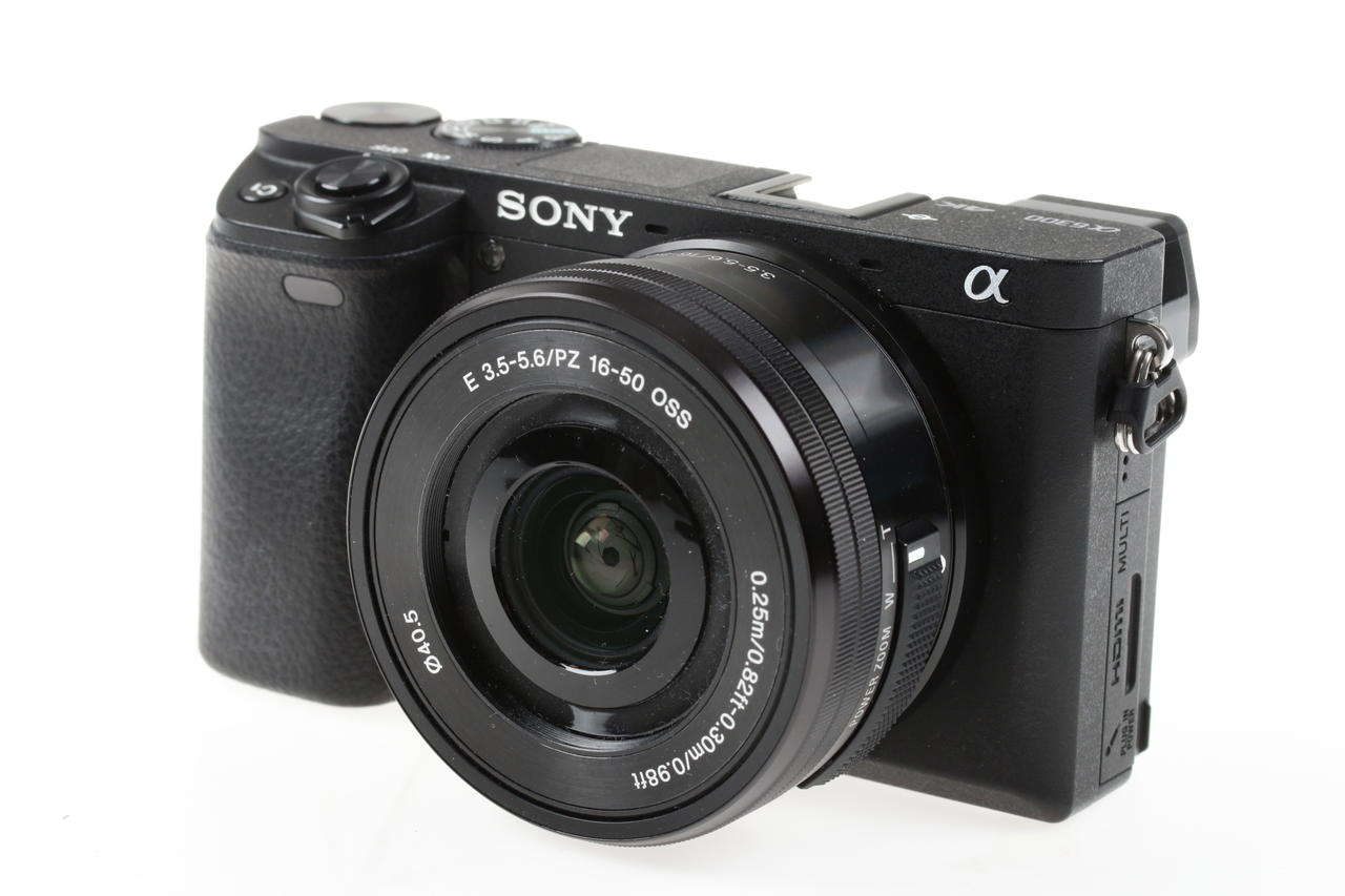Sony Alpha 6300 mit E PZ 16-50mm OSS - #3821614
