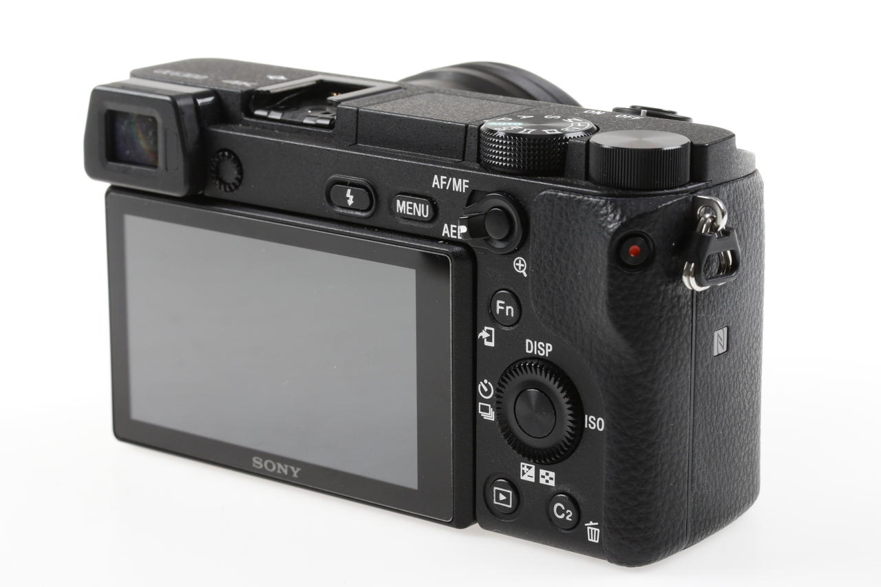 Sony Alpha 6300 mit E PZ 16-50mm OSS - #3821614