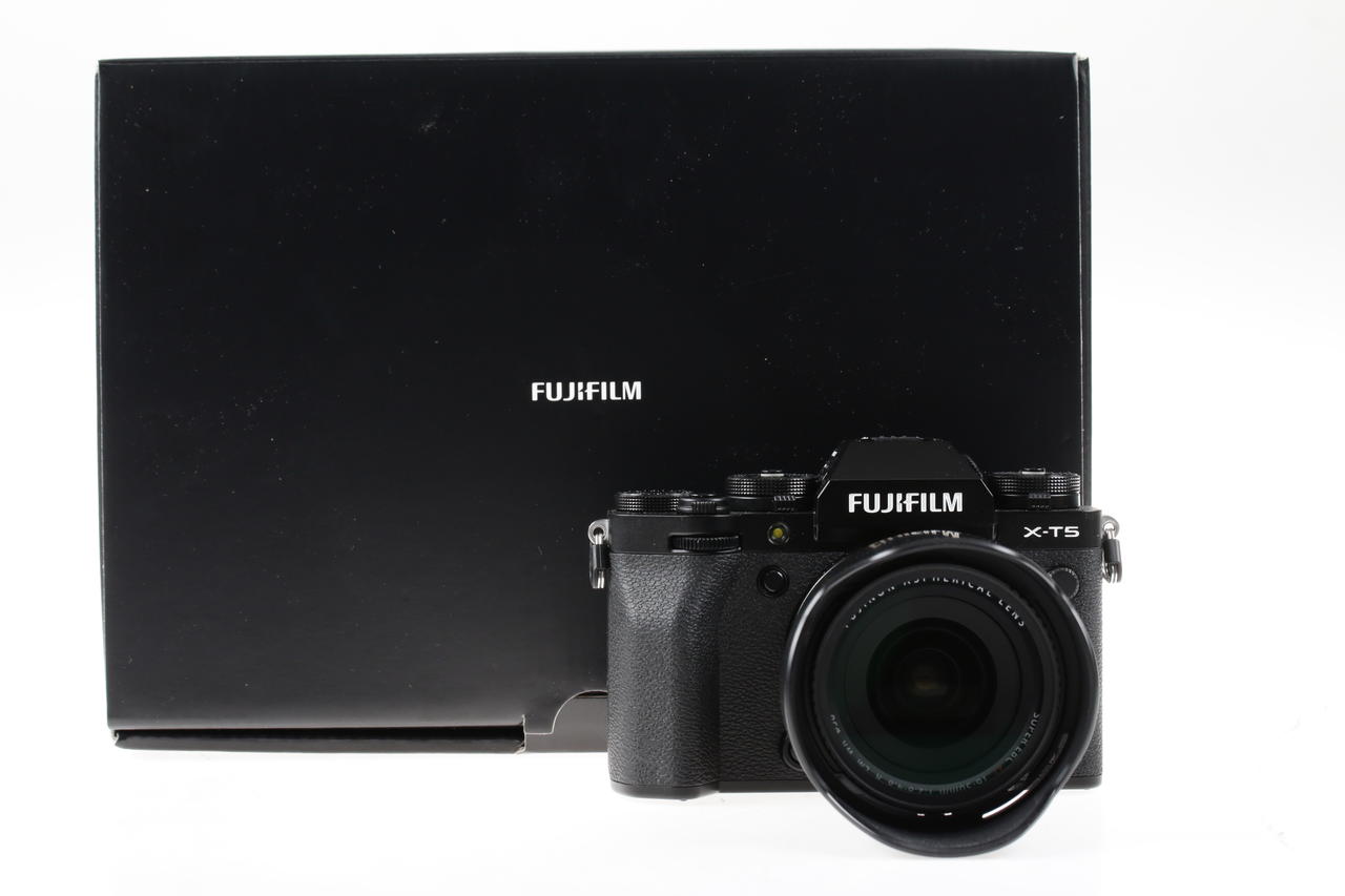 FUJIFILM X-T5 mit XF 16-50mm f/2,8-4,8 R LM WR - Schwarz - #4B010131
