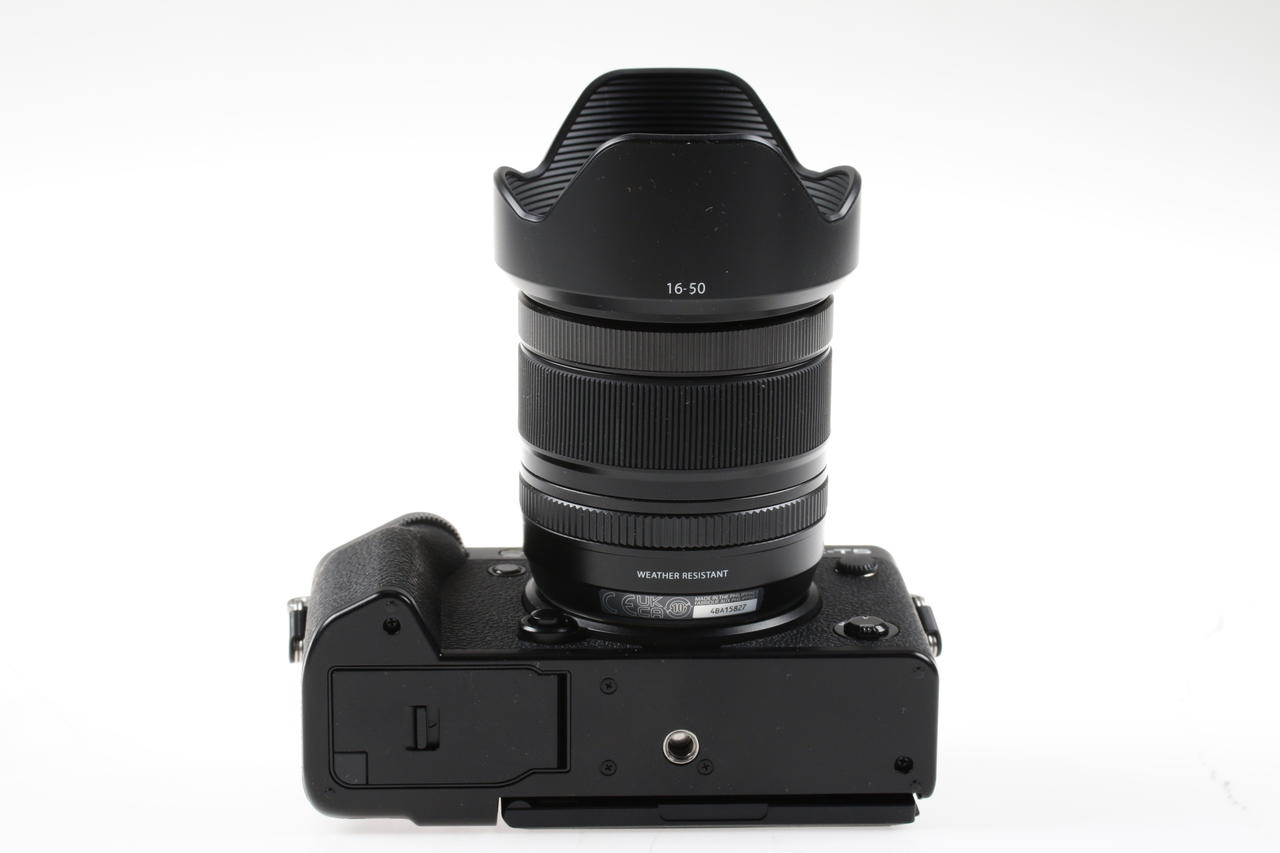 FUJIFILM X-T5 mit XF 16-50mm f/2,8-4,8 R LM WR - Schwarz - #4B010131