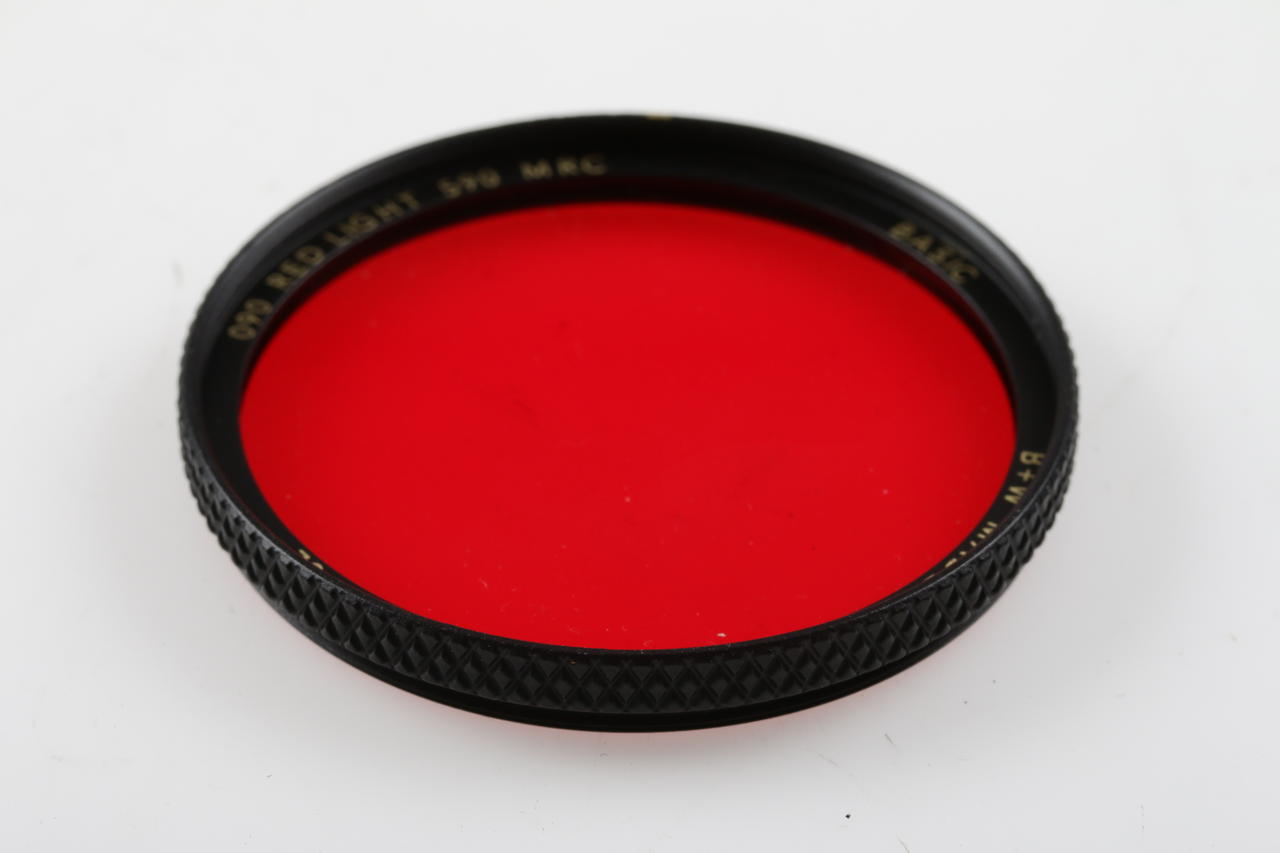 B&W 090 Red 590 MRC Filter / 52mm