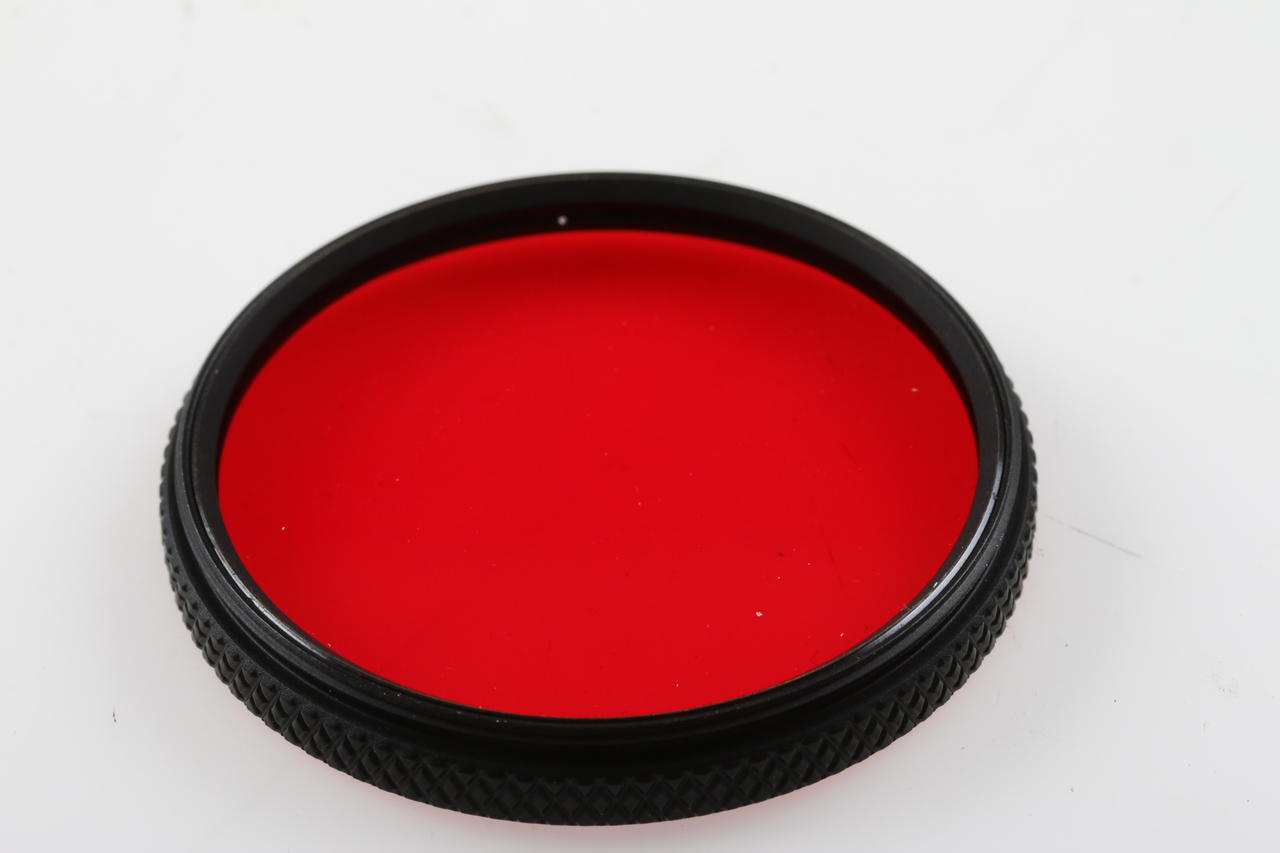 B&W 090 Red 590 MRC Filter / 52mm