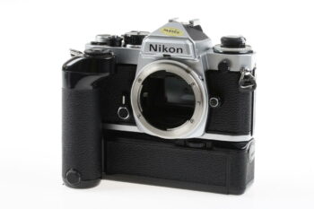 Nikon FE Gehäuse mit MD-11 Winder - #3454881