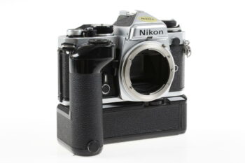 Nikon FE Gehäuse mit MD-11 Winder - #3454881